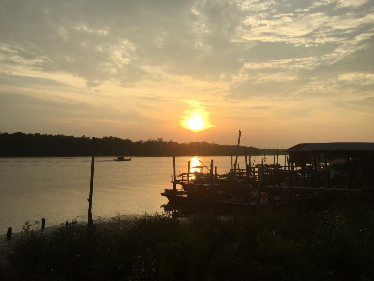 Gone Fishin' @ Kuala Selangor Apartment Exterior foto